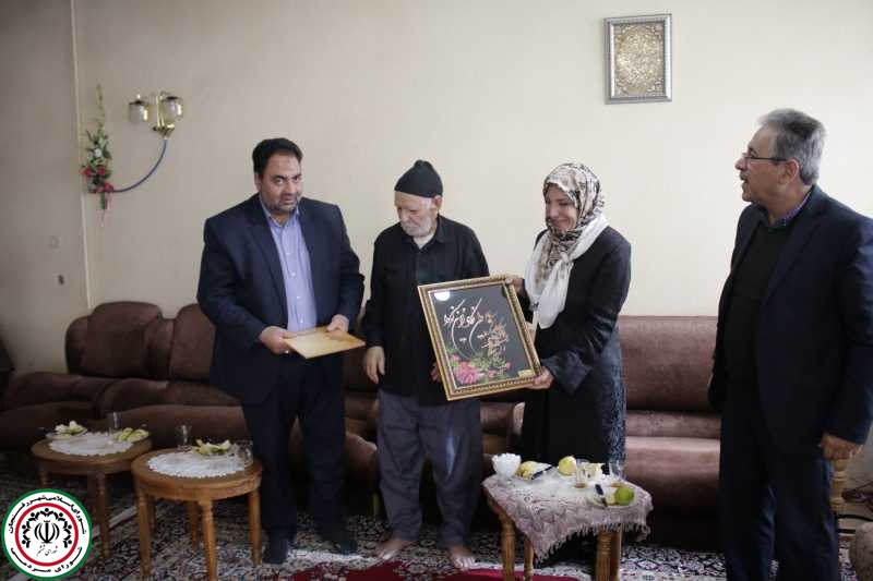 دیدار رئیس شورای اسلامی شهر رفسنجان با خانواده خیر رفسنجانی