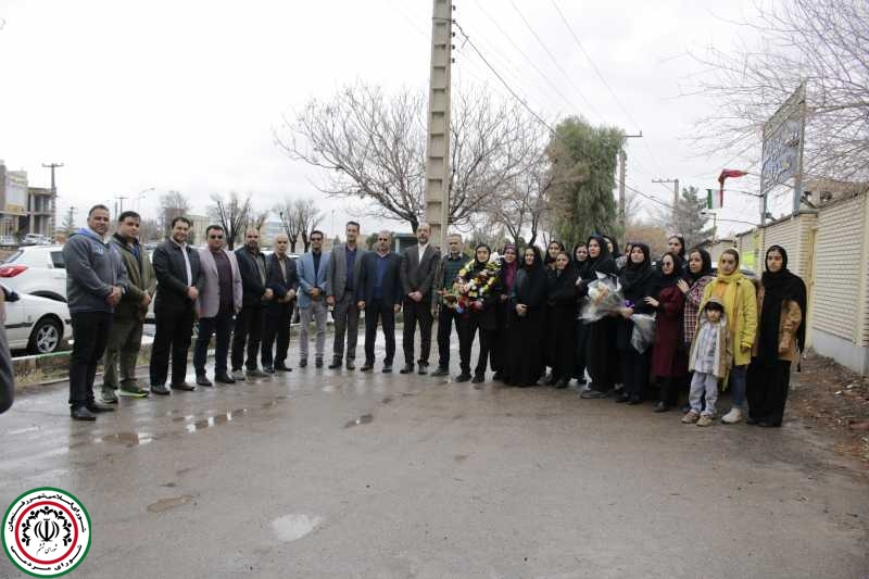 ازبانوی قهرمان وزنه برداری در رفسنجان استقبال شد