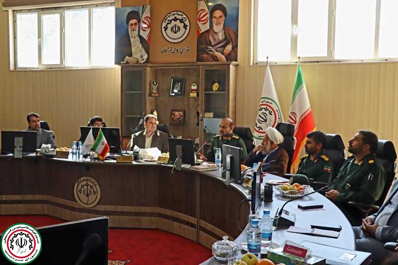 دیدار صمیمانه فرمانده مرکزکنترل گروه توپخانه ۶۵صاعقه رفسنجان با اعضای شورای مردمی ششم به مناسبت گرامیداشت روز ملی شوراها