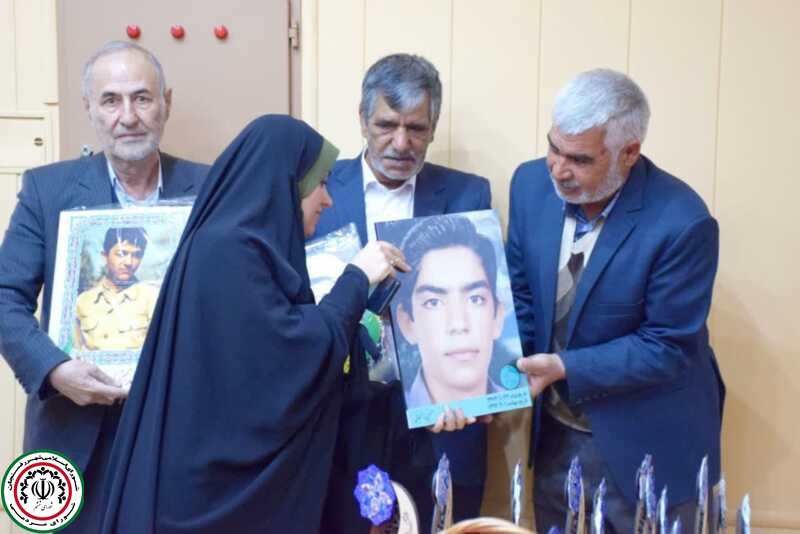  جشن روز پدر به همت کانون خواهران شهدا در رفسنجان