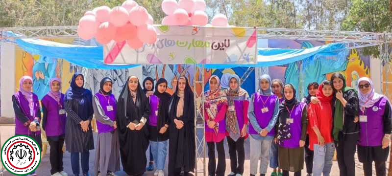 بازدید رئیس کمیسیون بانوان شورای شهر رفسنجان از جشنواره دخترانه